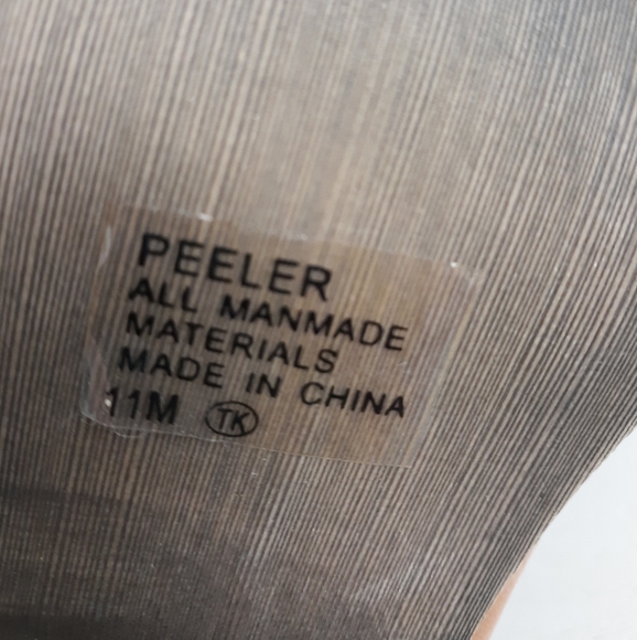 Adorable womens heeled booties, size 11 - Picture 2 of 15